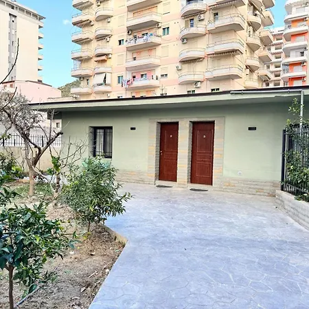 Wiola's Private With Private Parking Vlorë