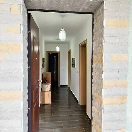 Wiola's Private With Private Parking וילה *