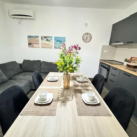 Wiola's Private With Private Parking וילה Vlorë